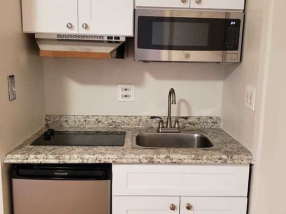 2nd image of 50 W 72nd St APT 206