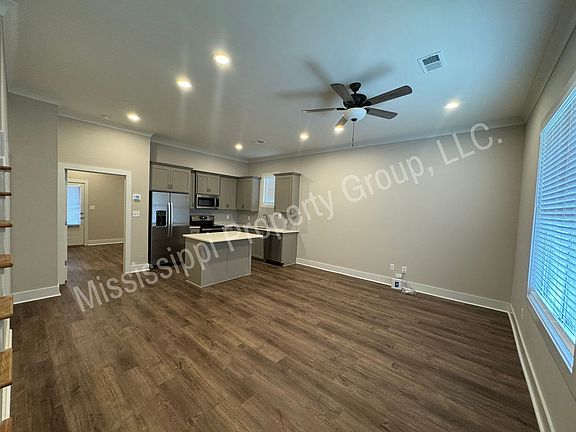 2nd image of 1404 Pleasant Dr