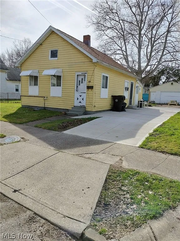 3256 W 54th St photo 1
