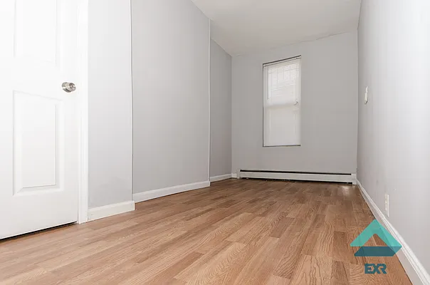 Rented by EXR | media 37