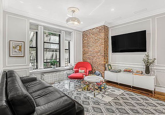 5th image of 219 W 81st St APT 2E