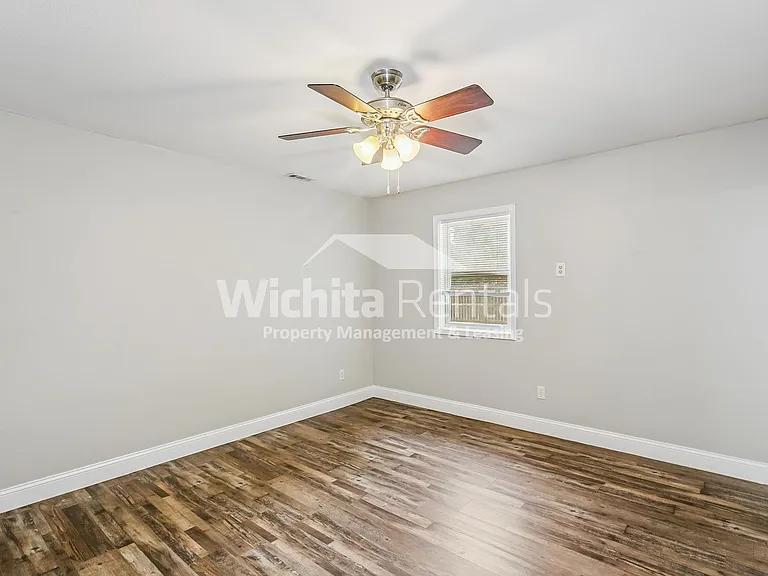 4549 S Washington Ct — Photo 3