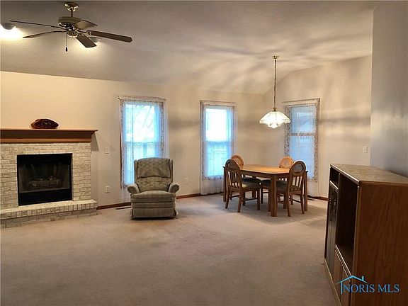 3rd image of 26317 Oak Meadow Dr W