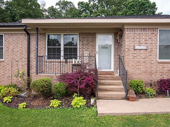 2nd image of 706 Cara Jane Dr