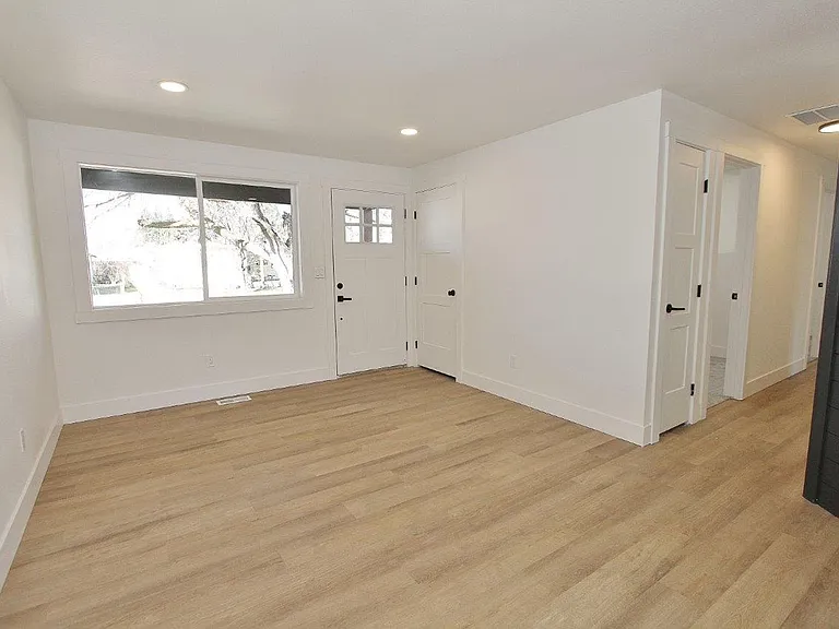 2840 N Arthur St — Photo 4