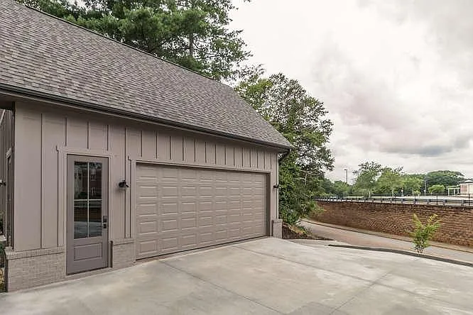 18 Old Augusta Rd — Photo 3