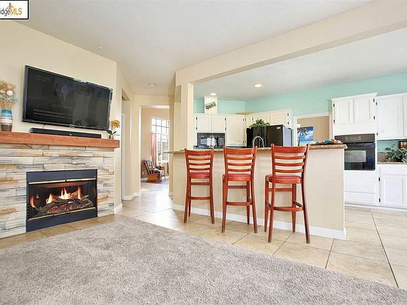 5th image of 2331 Newport Pl S