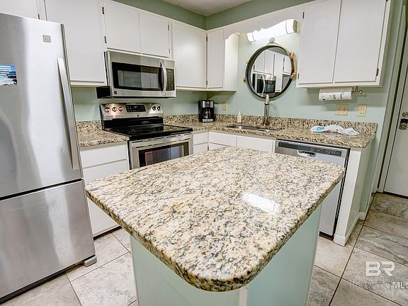 3rd image of 400 Plantation Rd #2121