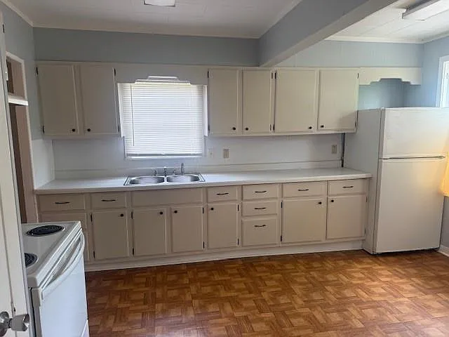220 N Main St — Photo 9