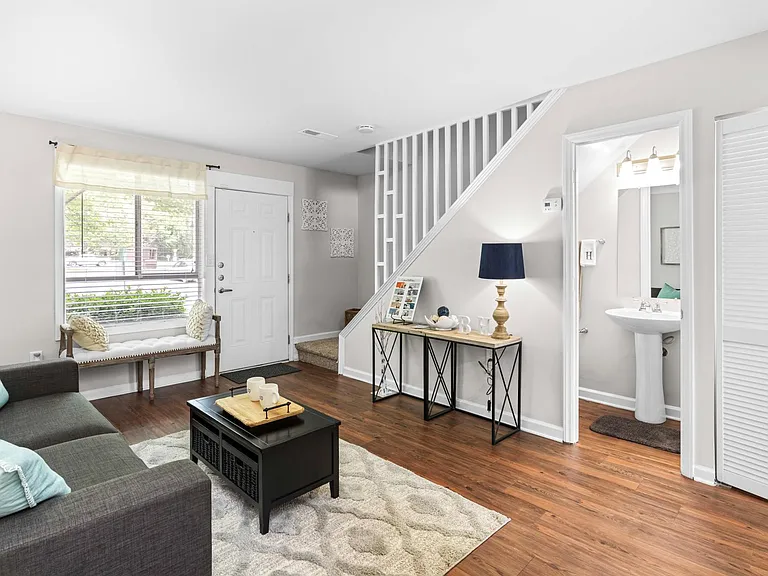 Brook Hill Townhouse — Photo 10