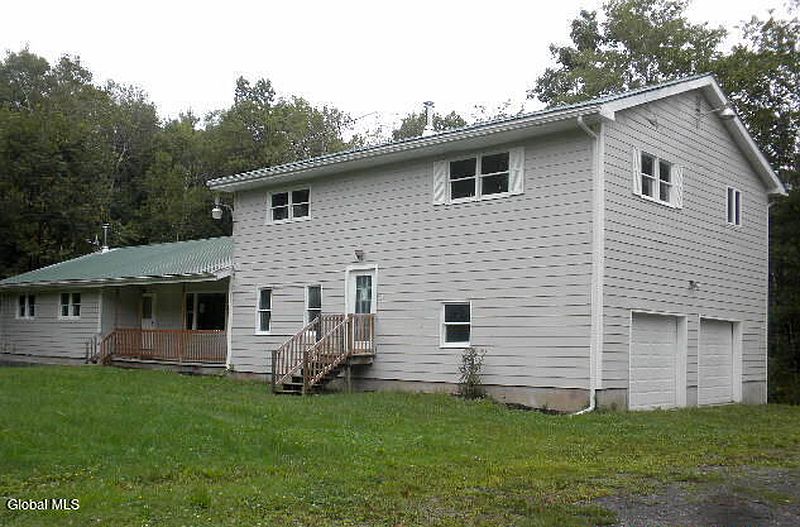5th image of 412 Gordon Road