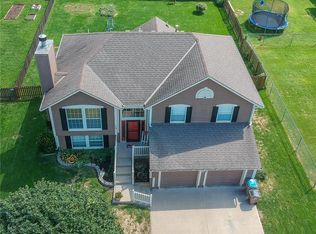 719 Furlong Dr, Raymore, MO 64083