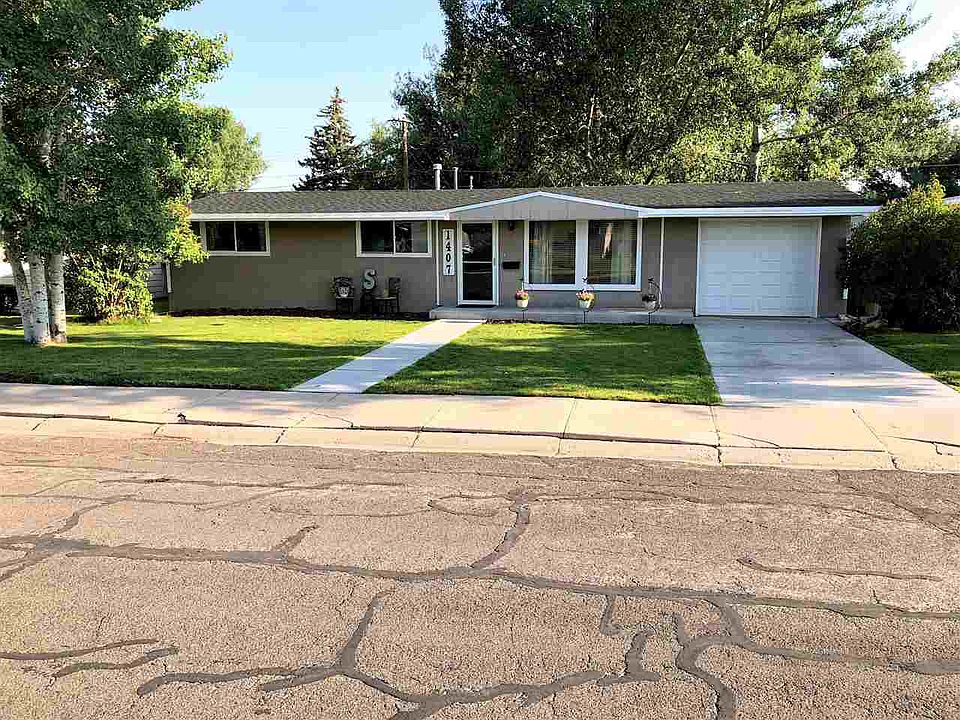 1st image of 1407 Sanders Dr