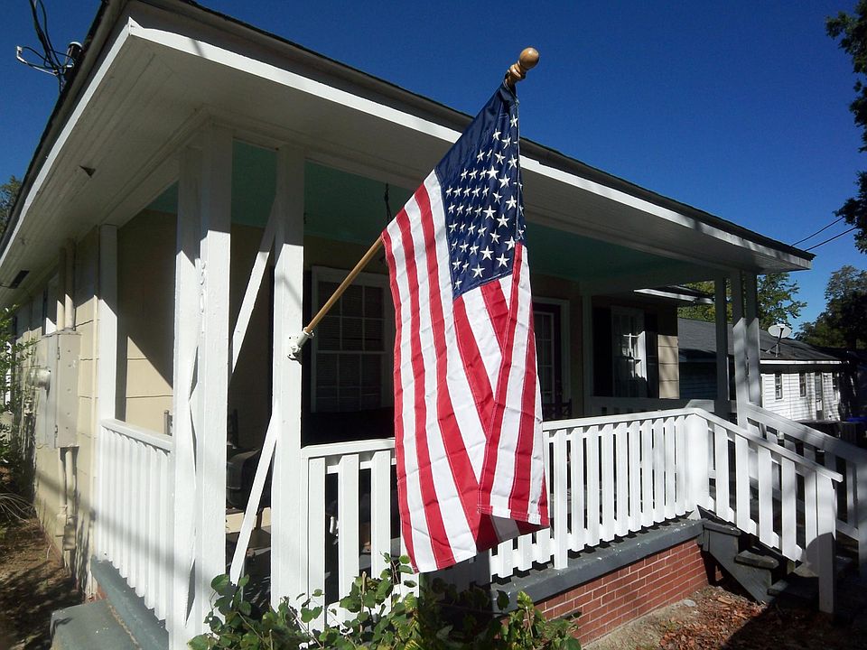 1st image of 501 E 1st St