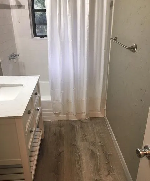 1407 Lindale Ave — Photo 14