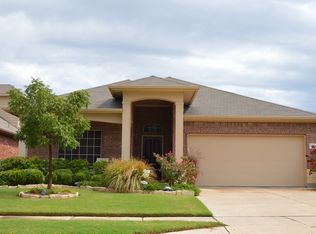 10936 Middleglen Rd, Haslet, TX 76052