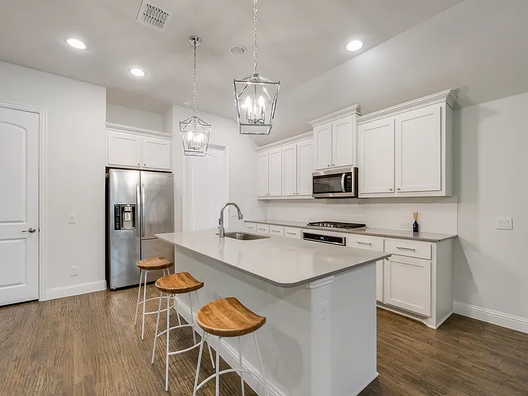3319 Sequoia Ln — Photo 11