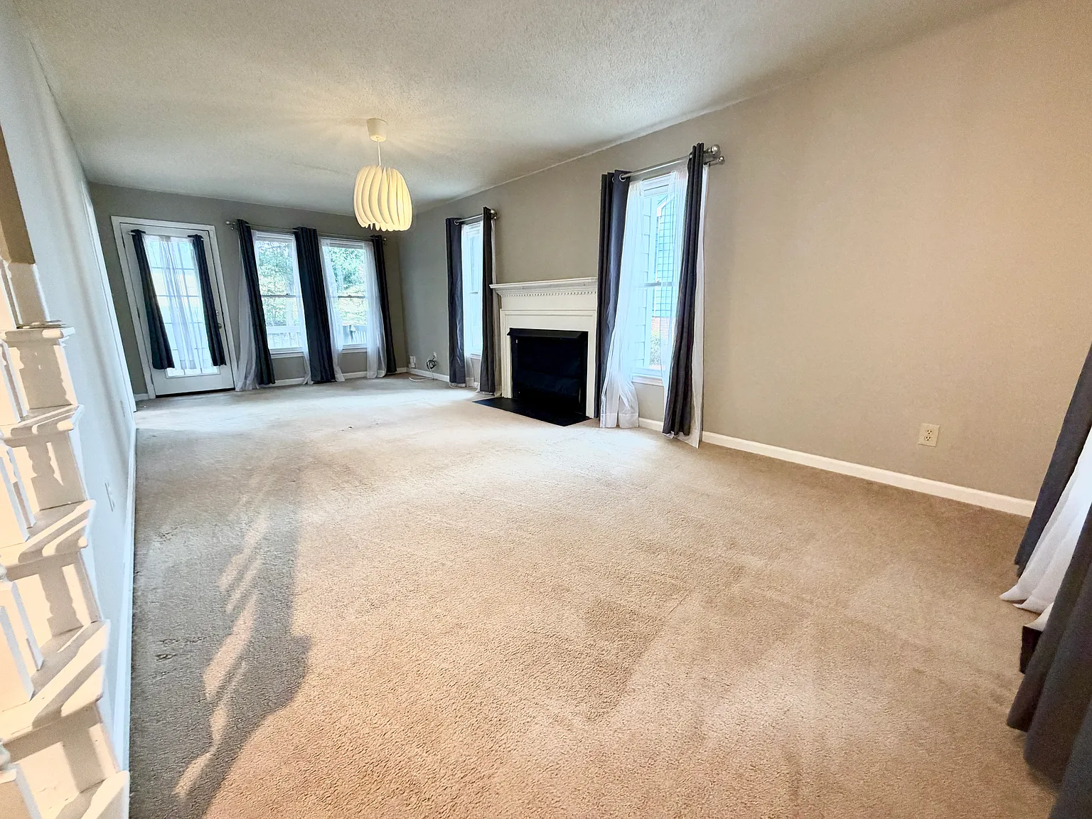 3 bed, 2.5 bath, 1488 sqft, $2,050 — Photo 3