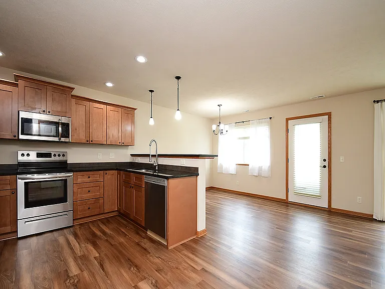 806 W Desert Vista Dr — Photo 2