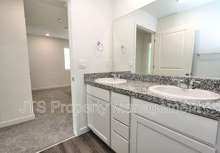 2097 Shady Tree Cir — Photo 45