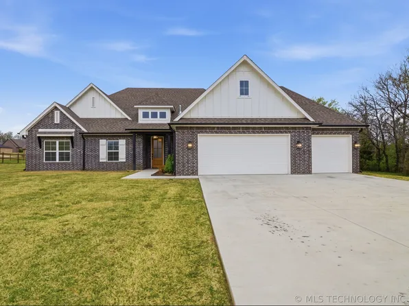 15522 E Taylor Ln, Claremore, OK 74017