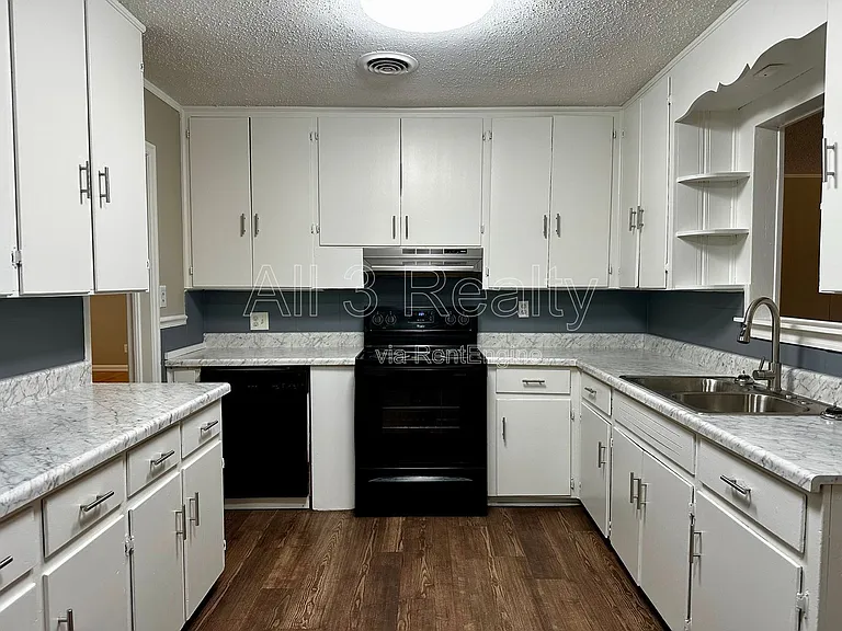 1009 Rosedale Dr — Photo 17