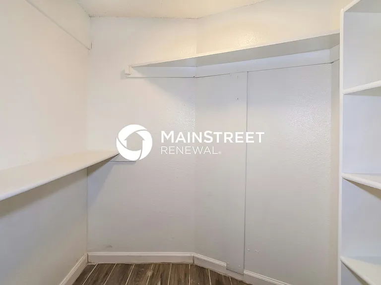 Walk In Closet