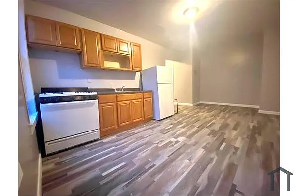 Building Photo - 1031 Manor Ave #2