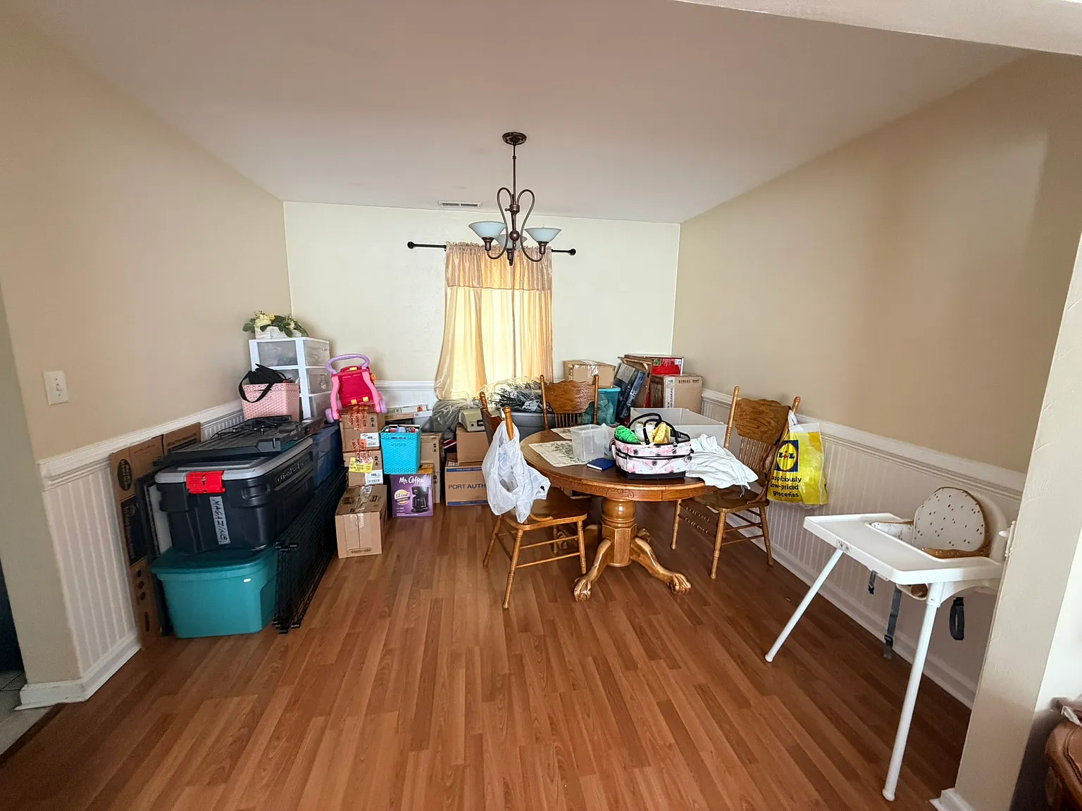 3 bed, 2.5 bath, 1556 sqft, $2,300 — Photo 4