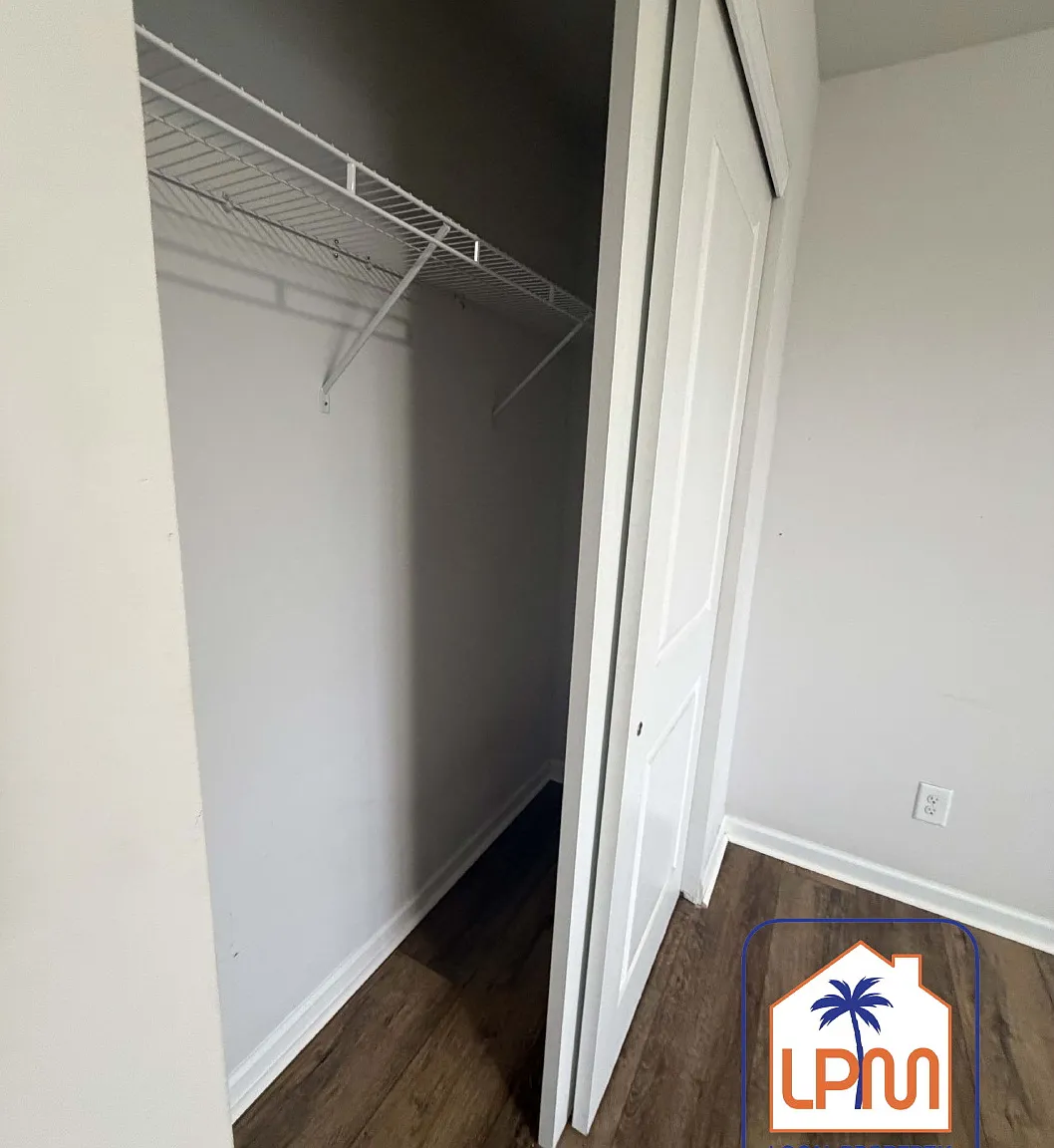 3 bed, 2.0 bath, 1679 sqft, $2,300 — Photo 4