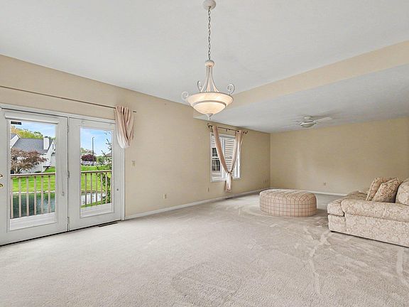 4th image of 1130 Diamond Dr