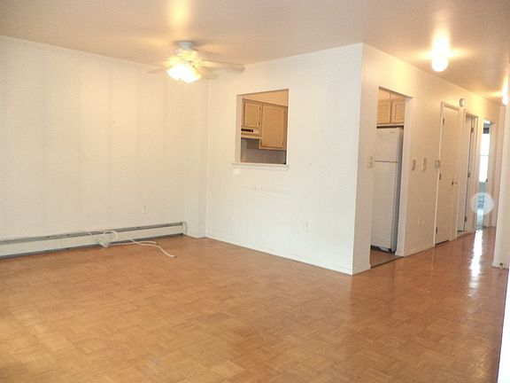 4th image of 371 Cumberland St #1