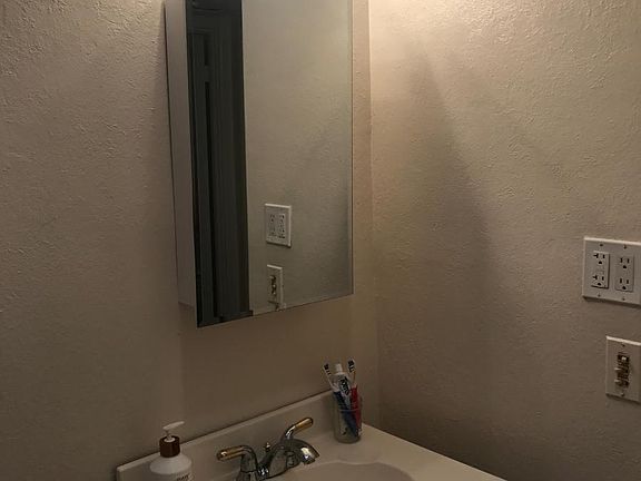 3rd image of 1550 Sunset Dr