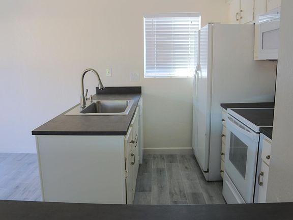 5th image of 109 W Concorda Dr APT 102