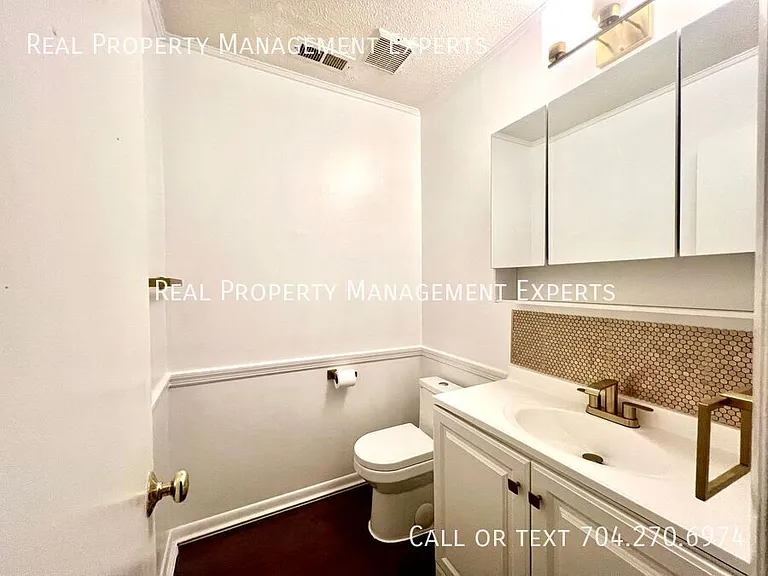 723 Cricketwood Ln — Photo 6