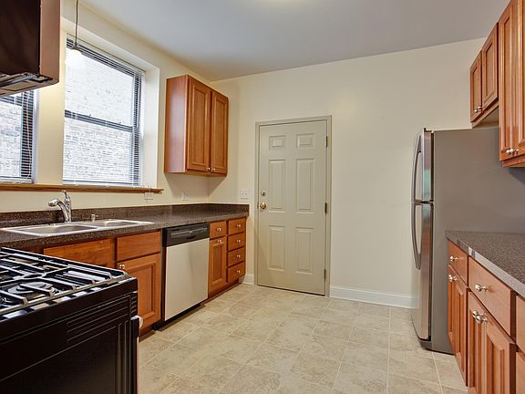 2nd image of 5419 S Hyde Park Blvd #3