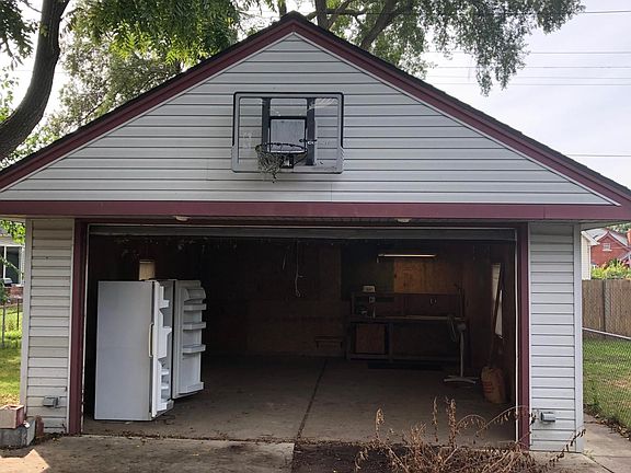 5th image of 3390 18th St