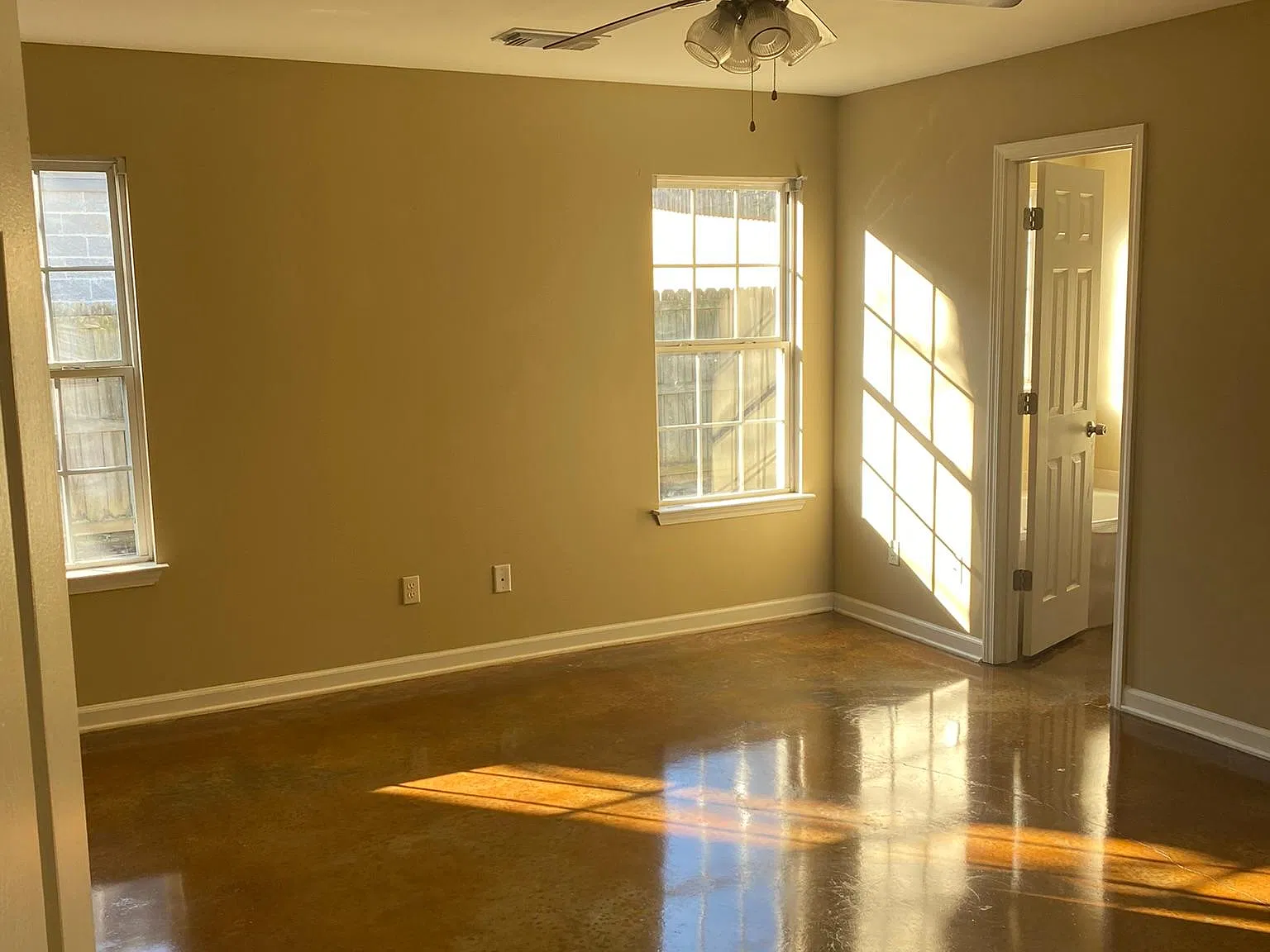 3 bed, 1500 sqft, $1,500 — Photo 4