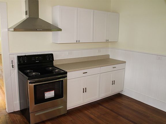 3rd image of 1168 N Washington Ave