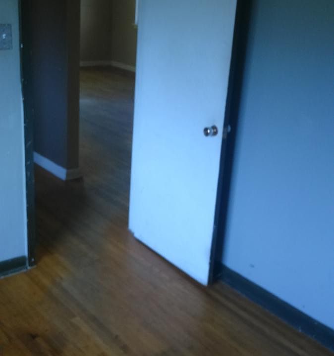 2nd image of 209 N Summit St