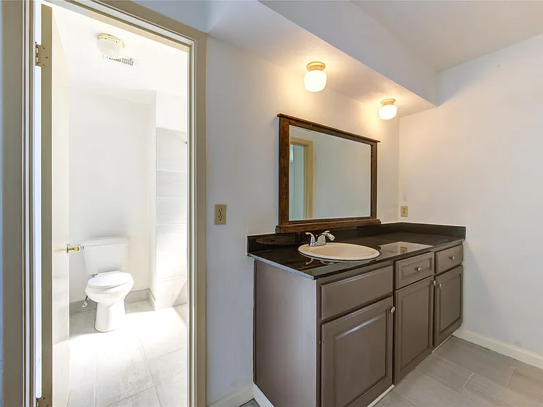 4403 Willow Beach Dr — Photo 30