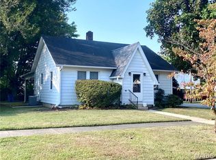 901 E Cypress St, Charleston, MO 63834