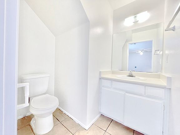 3rd image of 5309 Riverton Ave #5