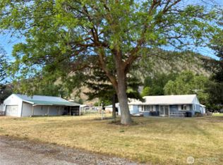 221 3rd St, Brewster, WA 98812