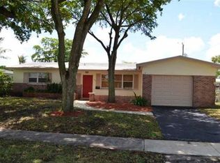 7620 NW 3rd St, Pembroke Pines, FL 33024