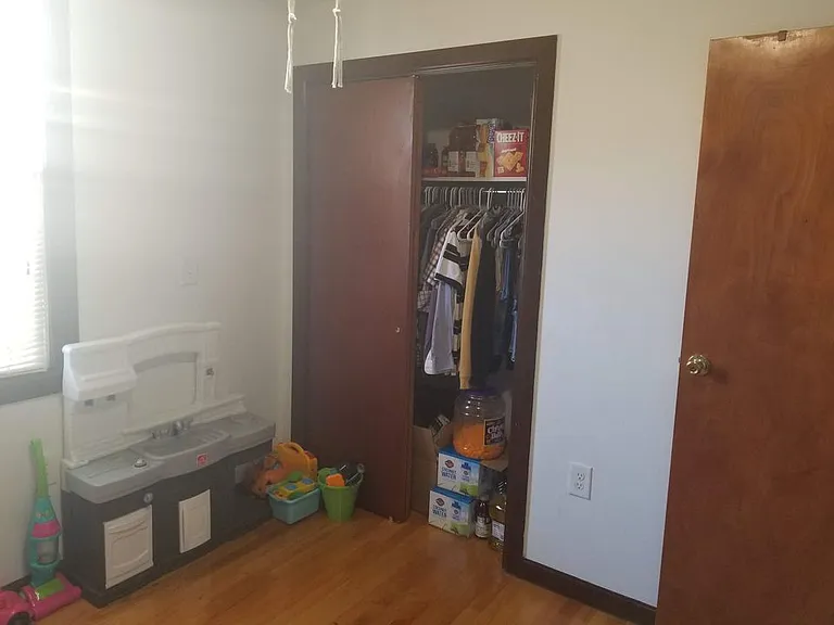 107 Oxford Ave #2 — Photo 4