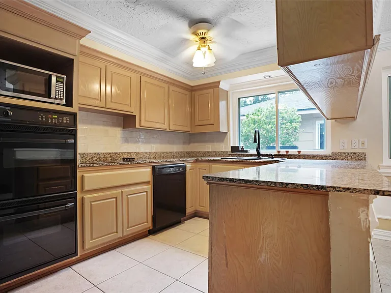 17119 Mellow Ridge Dr — Photo 13