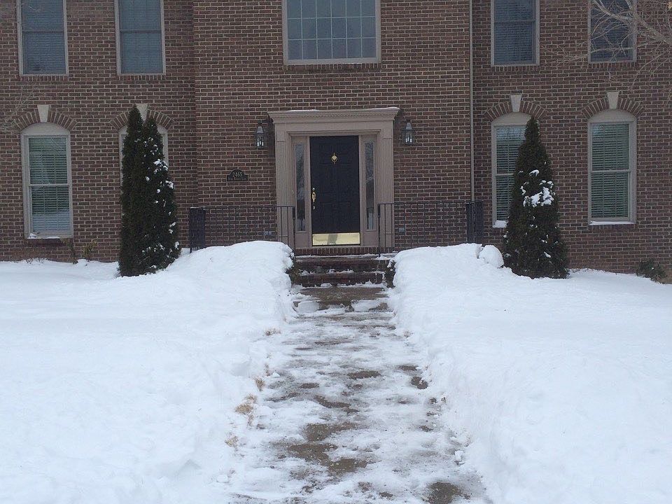 2nd image of 2465 Olde Bridge Ln