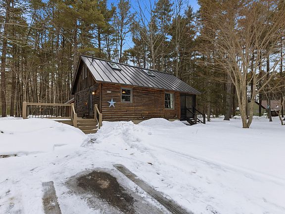3rd image of 37 Chickadee Lane