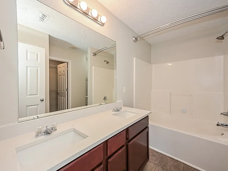 2722 Apostle Ln — Photo 9